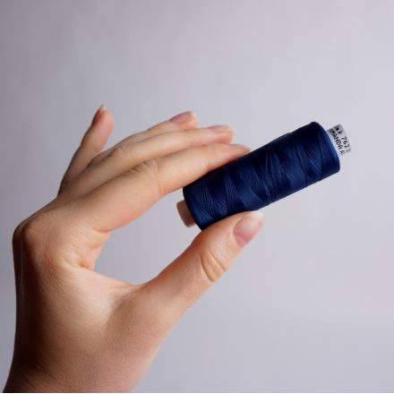Нитка текстурована темно-синя №762 (500м; 110 dtex)