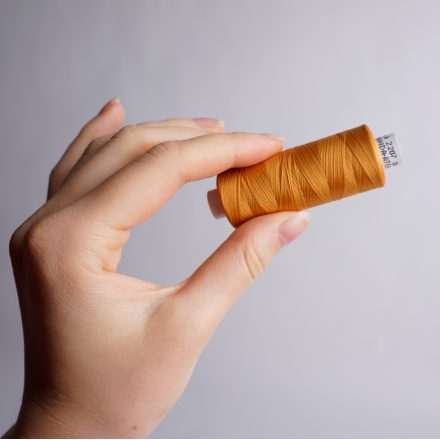 Нитка текстурована гірчиця №2207 (500м; 110 dtex)